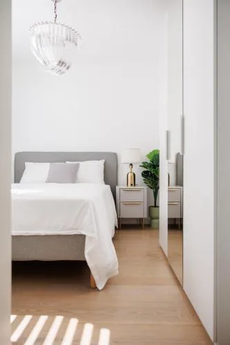 Stylish City Suite, Balcony, Augarten & Center