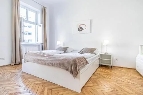 Stylish shared Apt for Longstays Margareten, Up to 5P