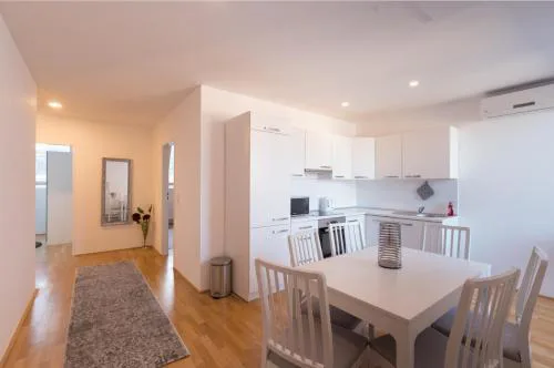 Sunny Penthouse l DG1'14