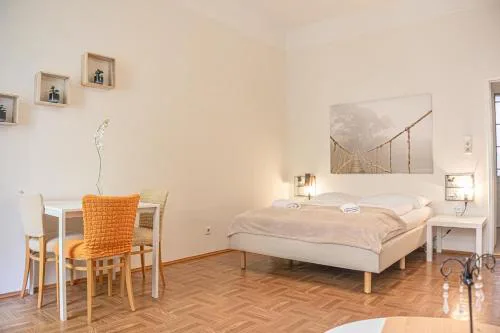 Super Central 1BR Stylish Apt, for Travellers