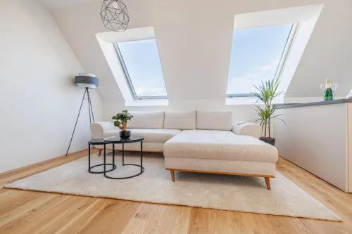 SYMPHONY Apartments 38 - Modern Loft with Terrace and Grill in Central Location