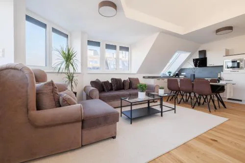 SYMPHONY Apartments 40 - Modern Loft with Terrace and Grill in Central Location