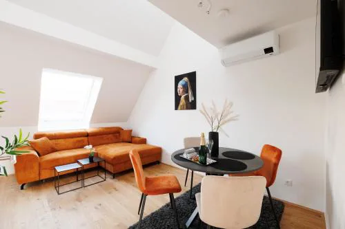 SYMPHONY Apartments 42 - Modern Loft with Terrace and Grill in Central Location