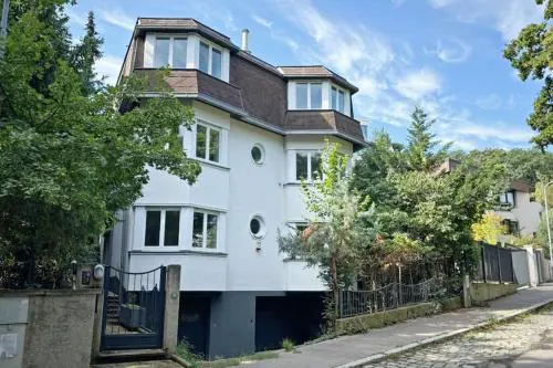 Traum Villa mit Weingartenblick!