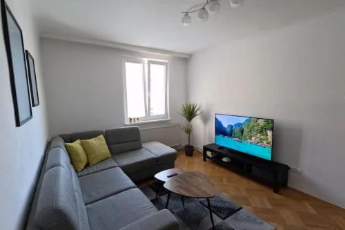 Vienna: Cozy 2-Room Apt. (U3 - Schweglerstrasse)
