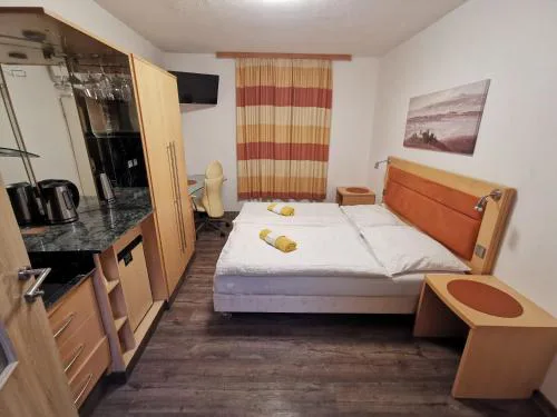 Cesar's Motel