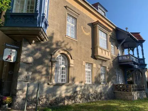 Villa für Präsentationen und Events, Eine Nacht im Puppenmuseum erleben