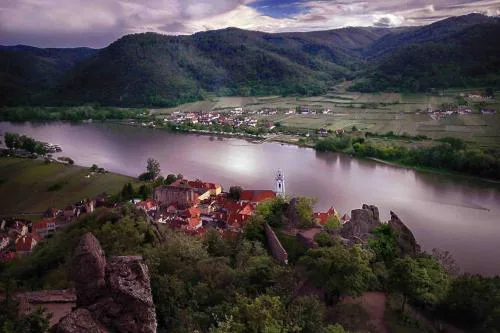 Newly Renovated Cheerful Cottage in Dürnstein