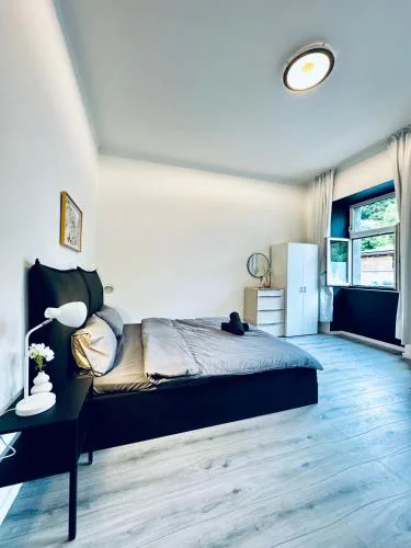 1-Bedroom Apartment Retreat in Central Area