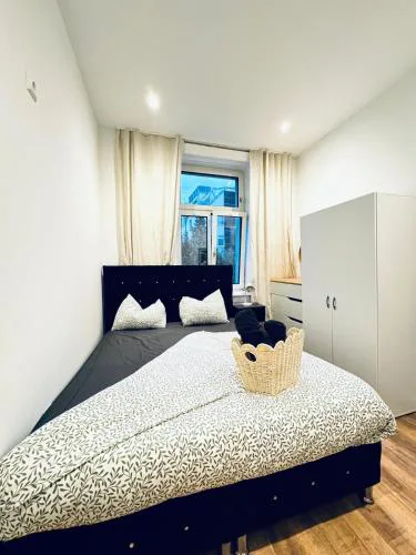 Studio Apartment with Washer Near Central Area
