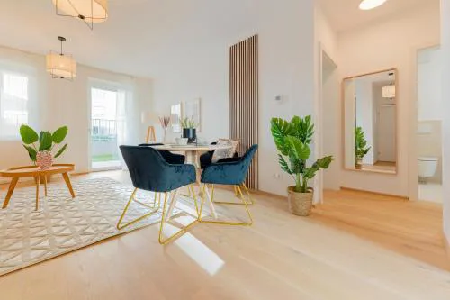 revLIVING Garden Lounge am Steinertor Parkplatz inklusive
