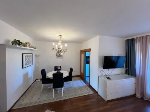 Stylish Youthful Condo in the Heart of Mödling, Fiatalos Boldog Otthon Mödling Szivében