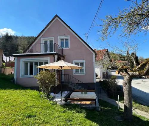 SOMMERHAUS JOSEFA