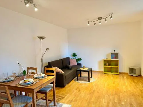 Happy Home near Airport - Free Parking