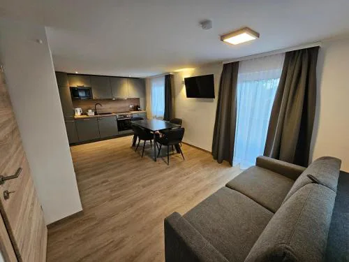 Cozy, new FEWO with 4 beds close to lifts