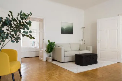 Bright City Apartment