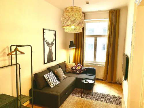 Contemporary City Apartment - by Nahuen Suites