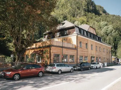 Freelife Guesthouse