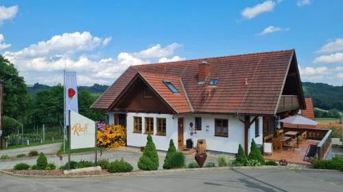 Gästehaus - Camping- Weinhof Radl