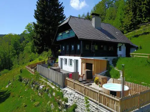 Glühwürmchenhütte und Romantikhütte
