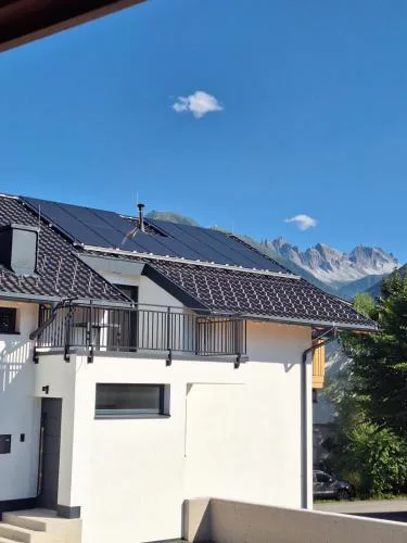 Summit View Apartment