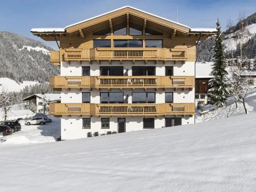 Alpine apartment with dream view & garden feeling
