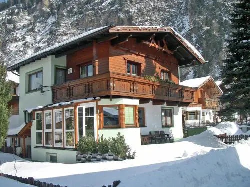 Apartment in Ski Paradise near Trails