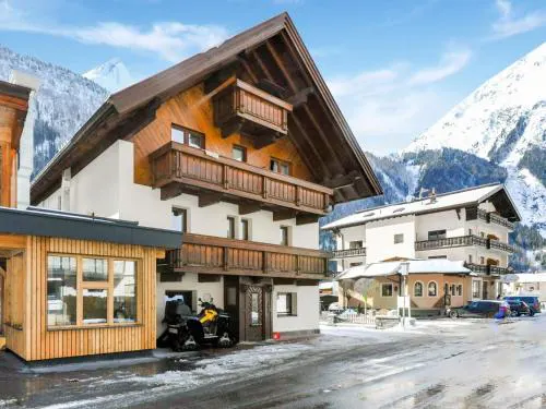 Comfortable apartment in Längenfeld with ski storage