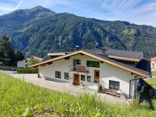 Apartments Amelie -2- Wallbox für E-Auto & Motorradgarage