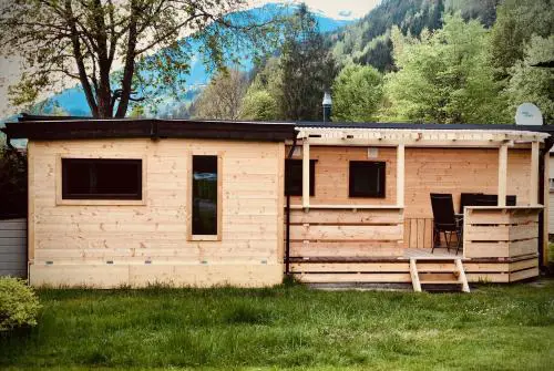 Mountainview Lodge - Chalet im Zillertal direkt am 5 Sterne Campingplatz Aufenfeld mit Hallenbad und Sauna