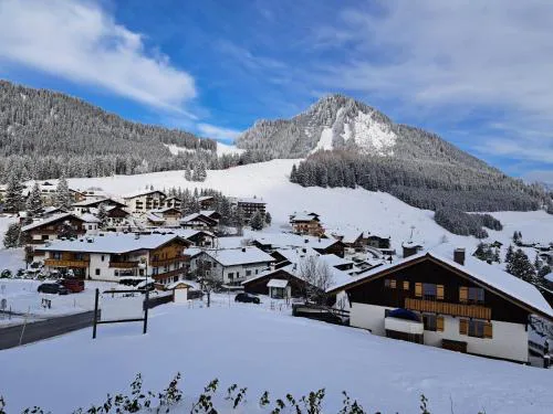 Chalet Zur Rose in Berwang bij de piste