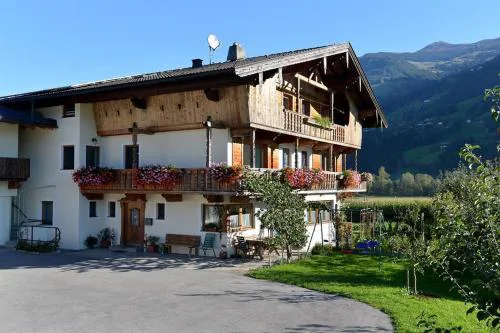 "Schmeisshof "Ferienwohnungen Taxacher Johann und Renate