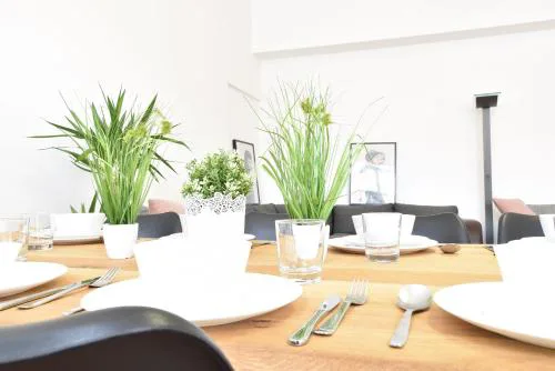 Riesiges zentrales Apartment mit Parkplatz