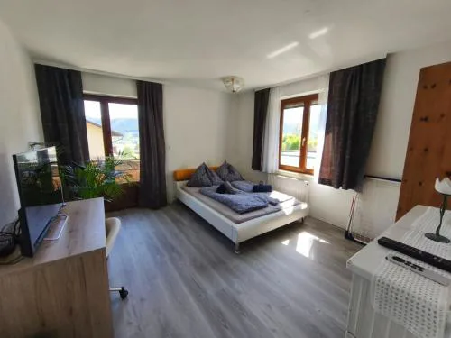 Spacious Room in Modern Flat