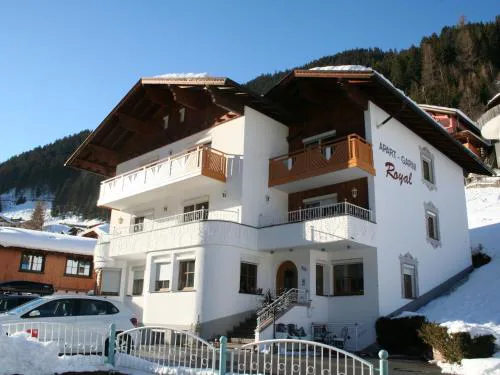 Apartment Apart Garni Royal-2 by Interhome