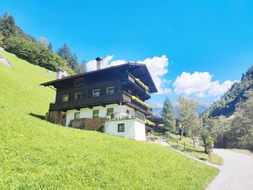 Chalet in Tirol by Zillertal Ski Slopes