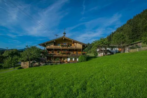 Tiroler Bauernhaus mit Panoramablick
