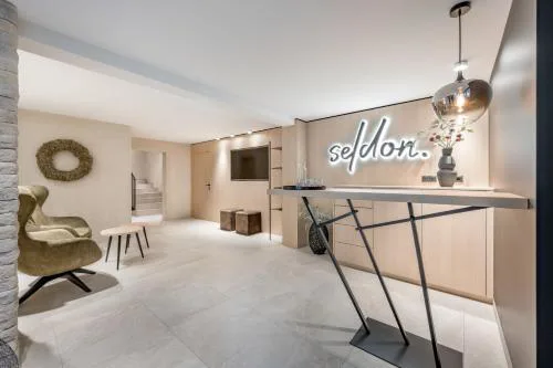 Apart Seldon