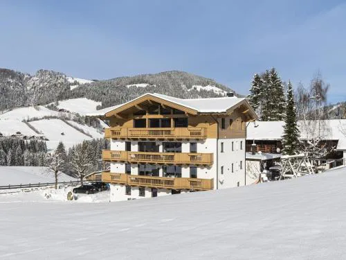 Alpine apartment with view & garden