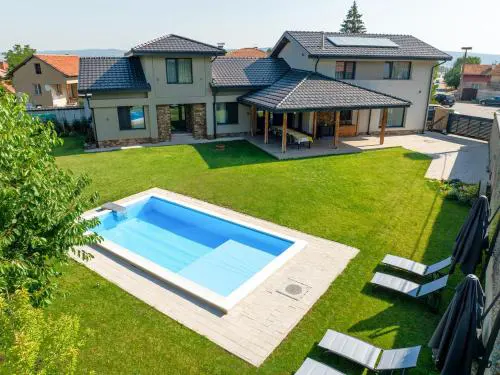 Luxurious, modern house in the nature in Belchin