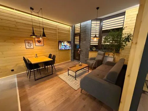 Flora Hotel Apartment 103
