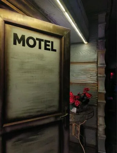 MOTEL Route 80