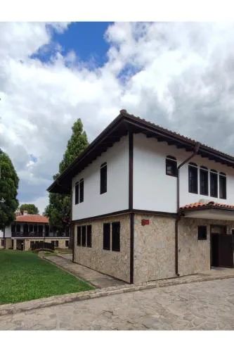 Aura house