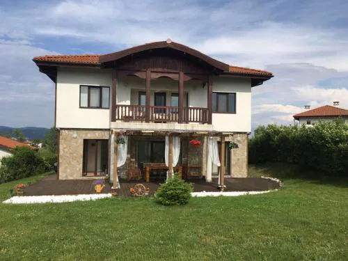 Villa Dreams in Golf Club Ibar