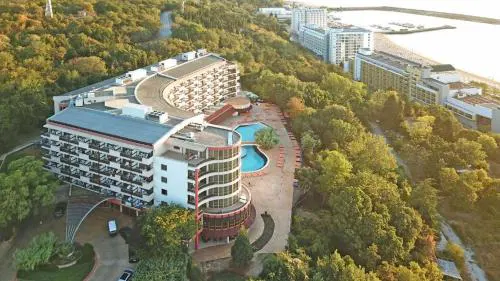 Берлин Грийн Парк - детски и младежки център
