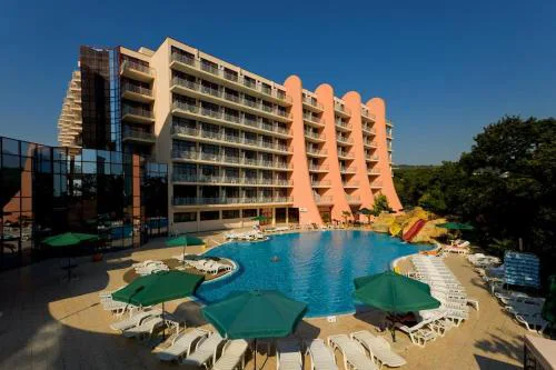 StayFlex by Helios - All Inclusive - Kids Slide - Pools - AC in the rooms - EV station