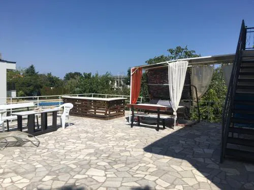 SURF House Villa Rose I Po3a l