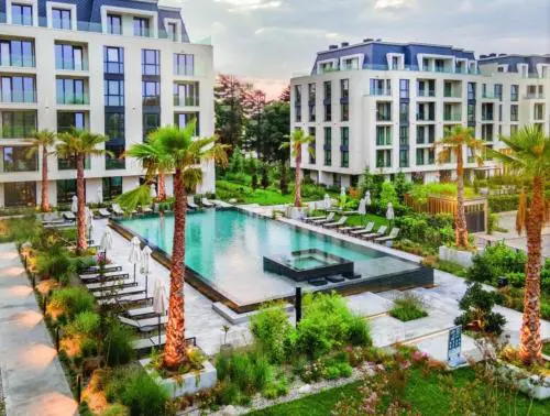 Azure Coast Horizon - free parking