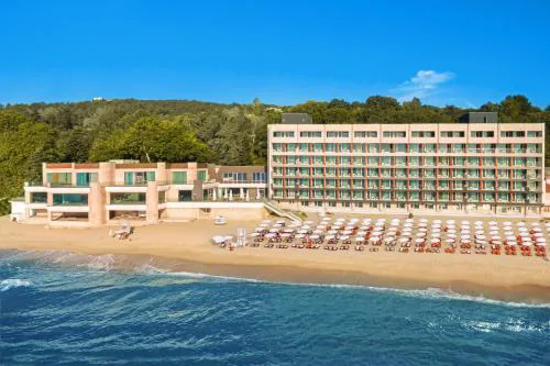 Marina Hotel, Sunny Day