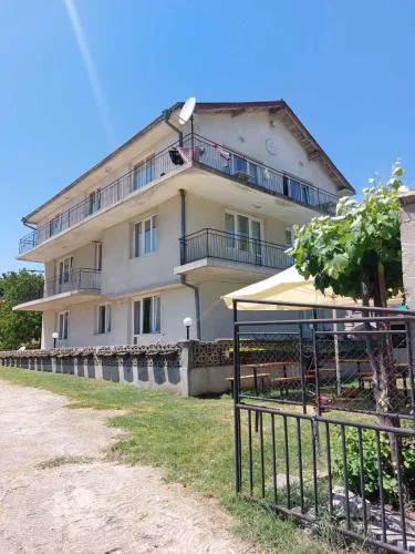 Krimski Guest House and Bungalows